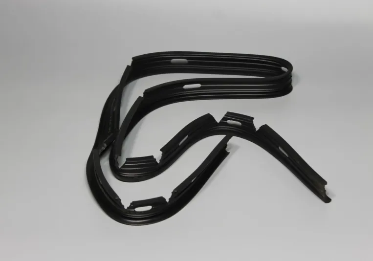 EMPAQUE ANTIVIBRANTE DEL. BAJAJ RE4S - RE4S FACELIFT - RE250 MAXIMA